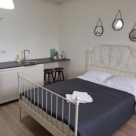 Tom'S House Apartment Otopeni Bagian luar foto