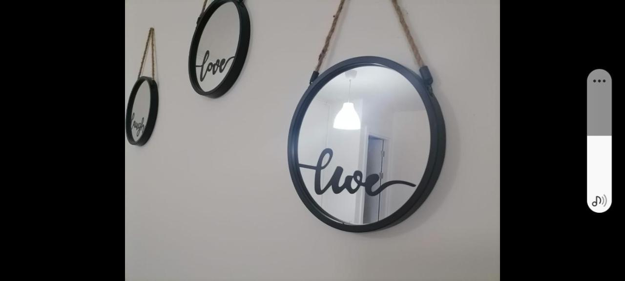 Tom'S House Apartment Otopeni Bagian luar foto