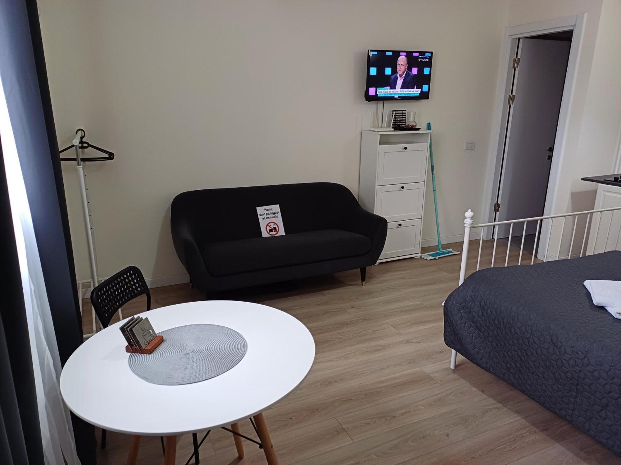 Tom'S House Apartment Otopeni Bagian luar foto