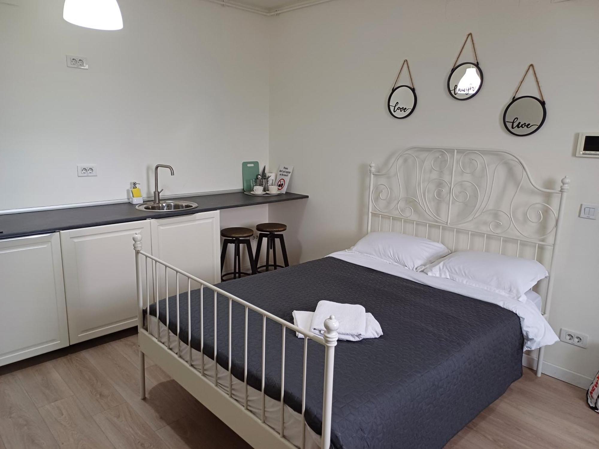 Tom'S House Apartment Otopeni Bagian luar foto
